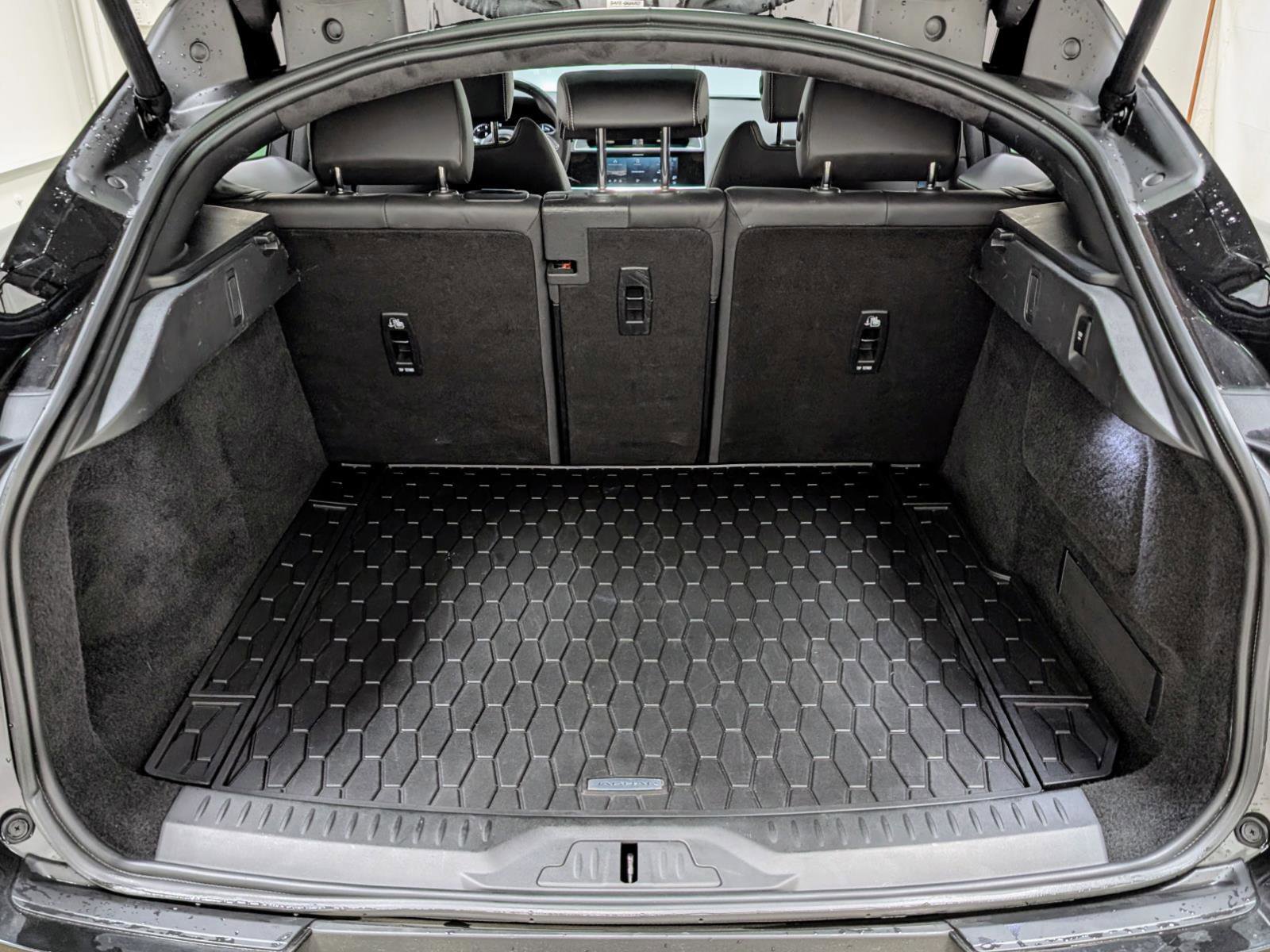 Used 2024 Jaguar I-PACE R-Dynamic HSE image 21