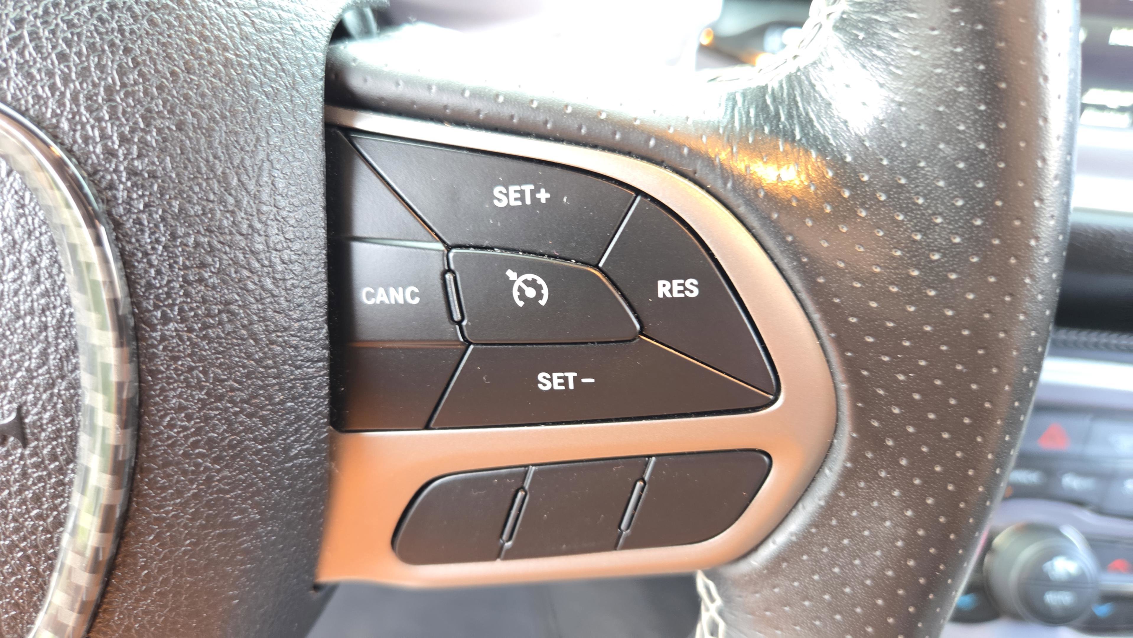 Used 2020 Dodge Challenger SRT Hellcat image 25