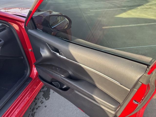 Used 2021 Toyota Camry SE image 18