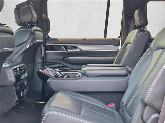 Used 2023 Jeep Grand Wagoneer Series II w/ Quick Order Packagew 28T AWD/4WD image 15