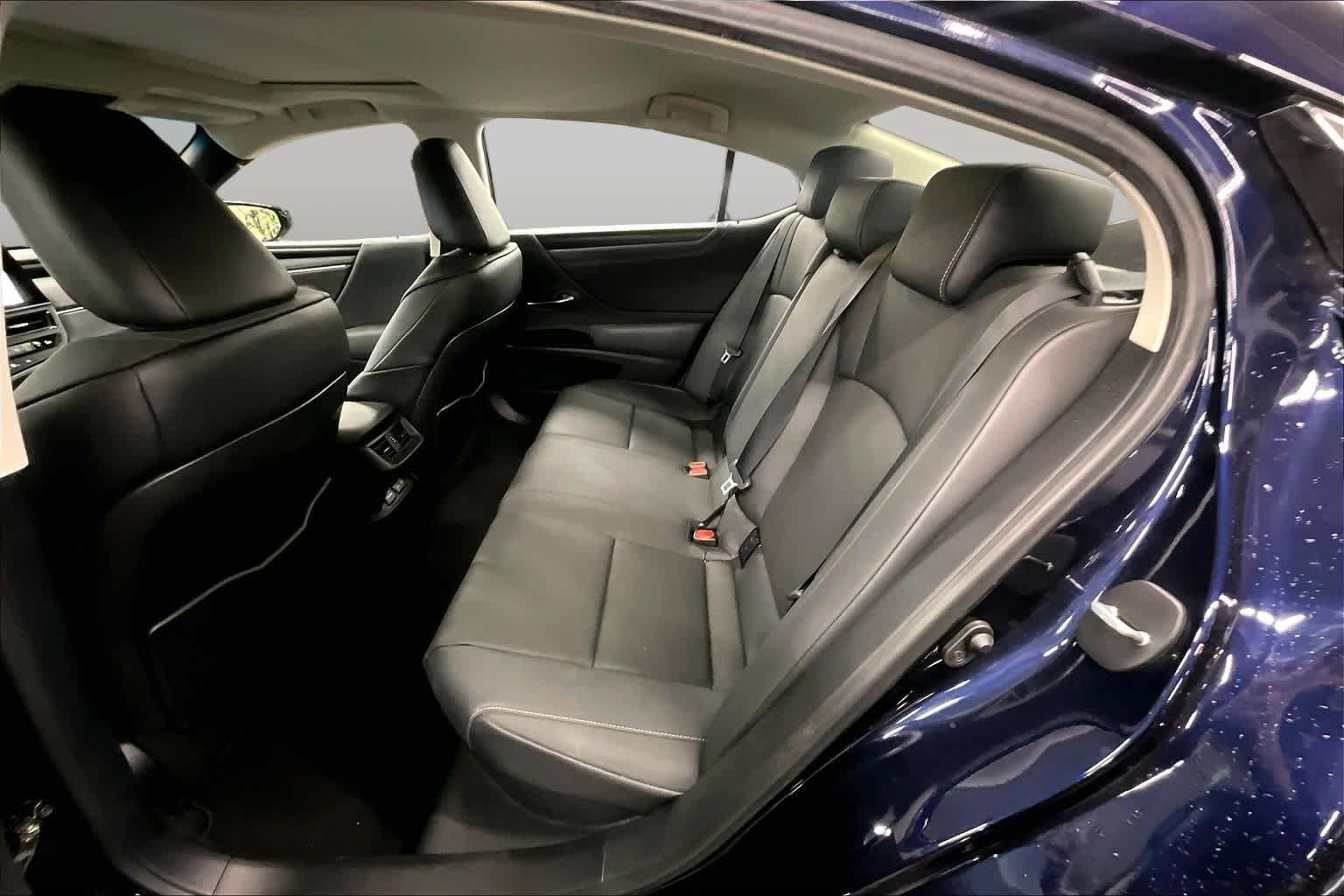 Used 2024 Lexus ES 300h w/ Premium Package FWD image 20