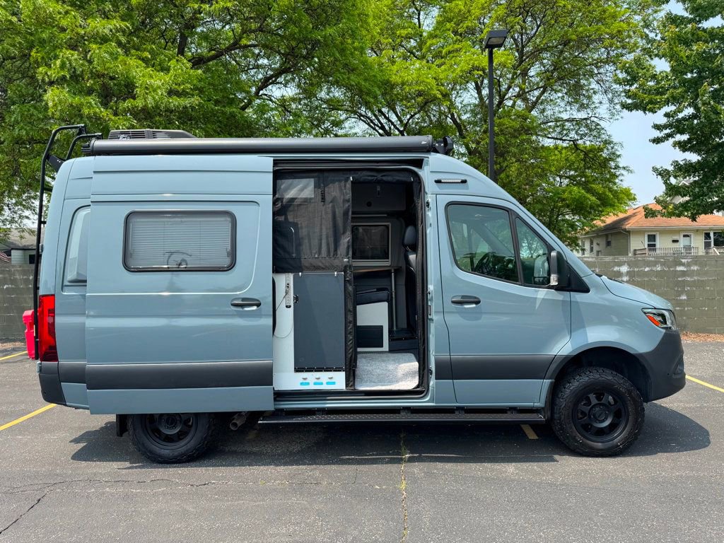 Used 2021 Mercedes-Benz Sprinter 2500 image 27