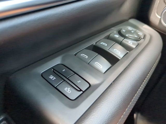 Used 2021 GMC Yukon AT4 AWD/4WD image 24