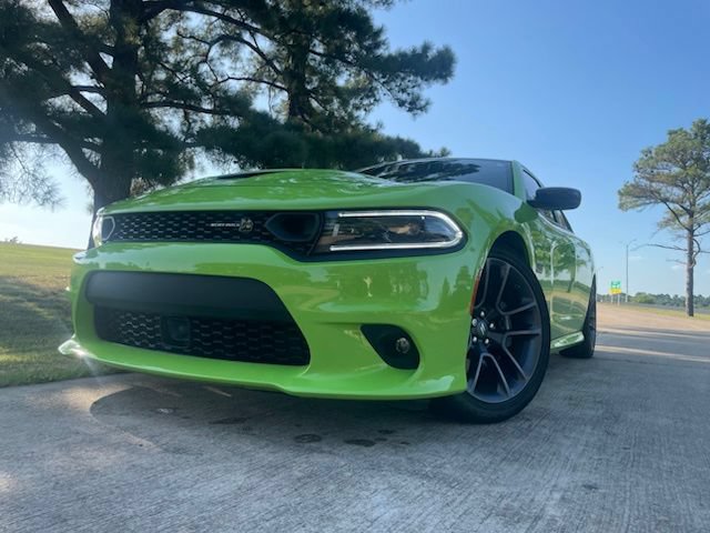 Used 2023 Dodge Charger Scat Pack w/ Navigation & Travel Group RWD image 2
