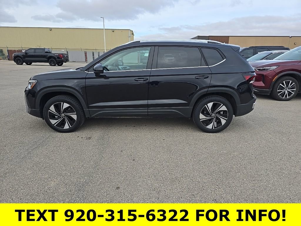 Used 2025 Volkswagen Taos SE image 3