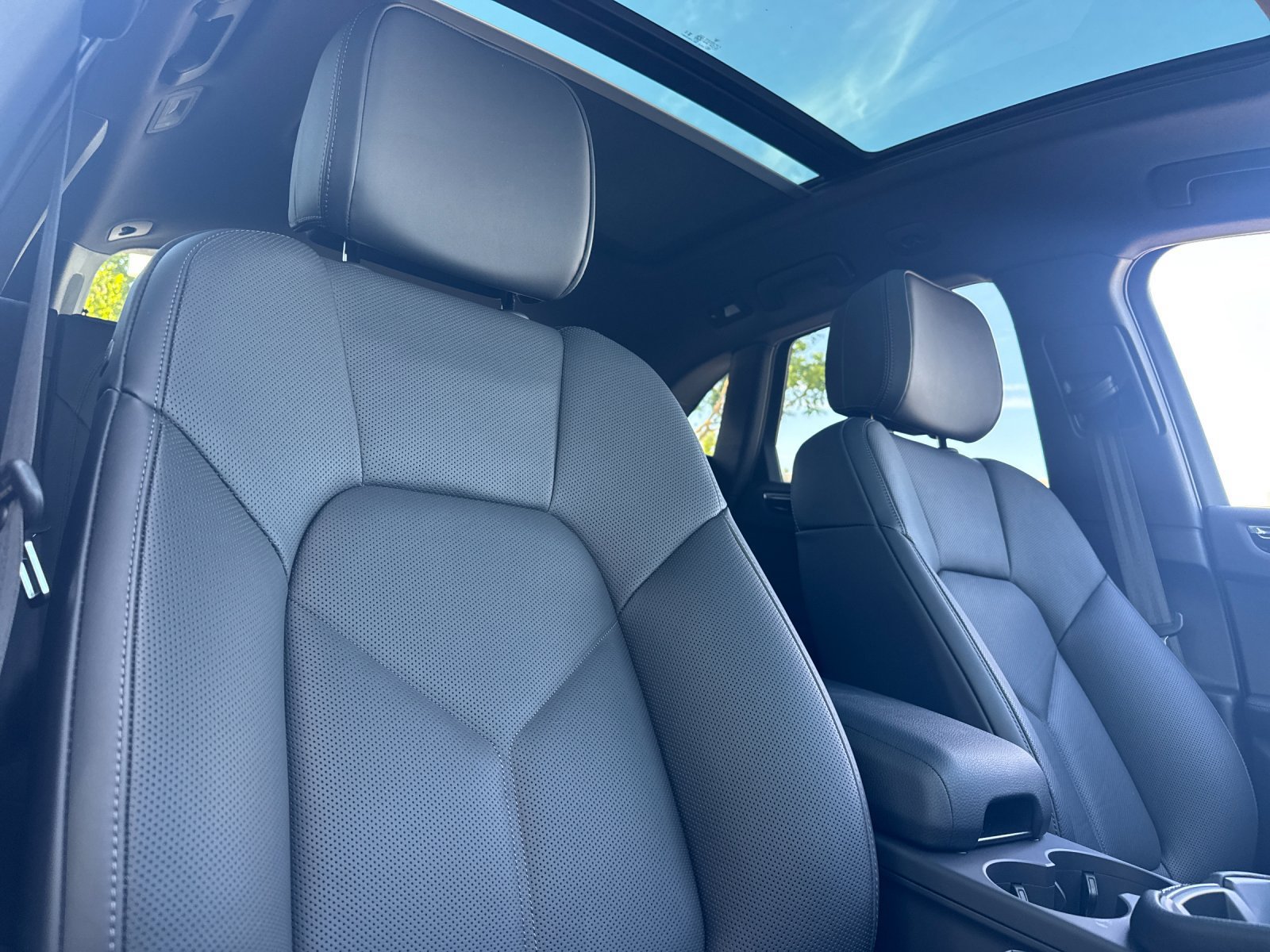 New 2026 Porsche Macan AWD/4WD image 17