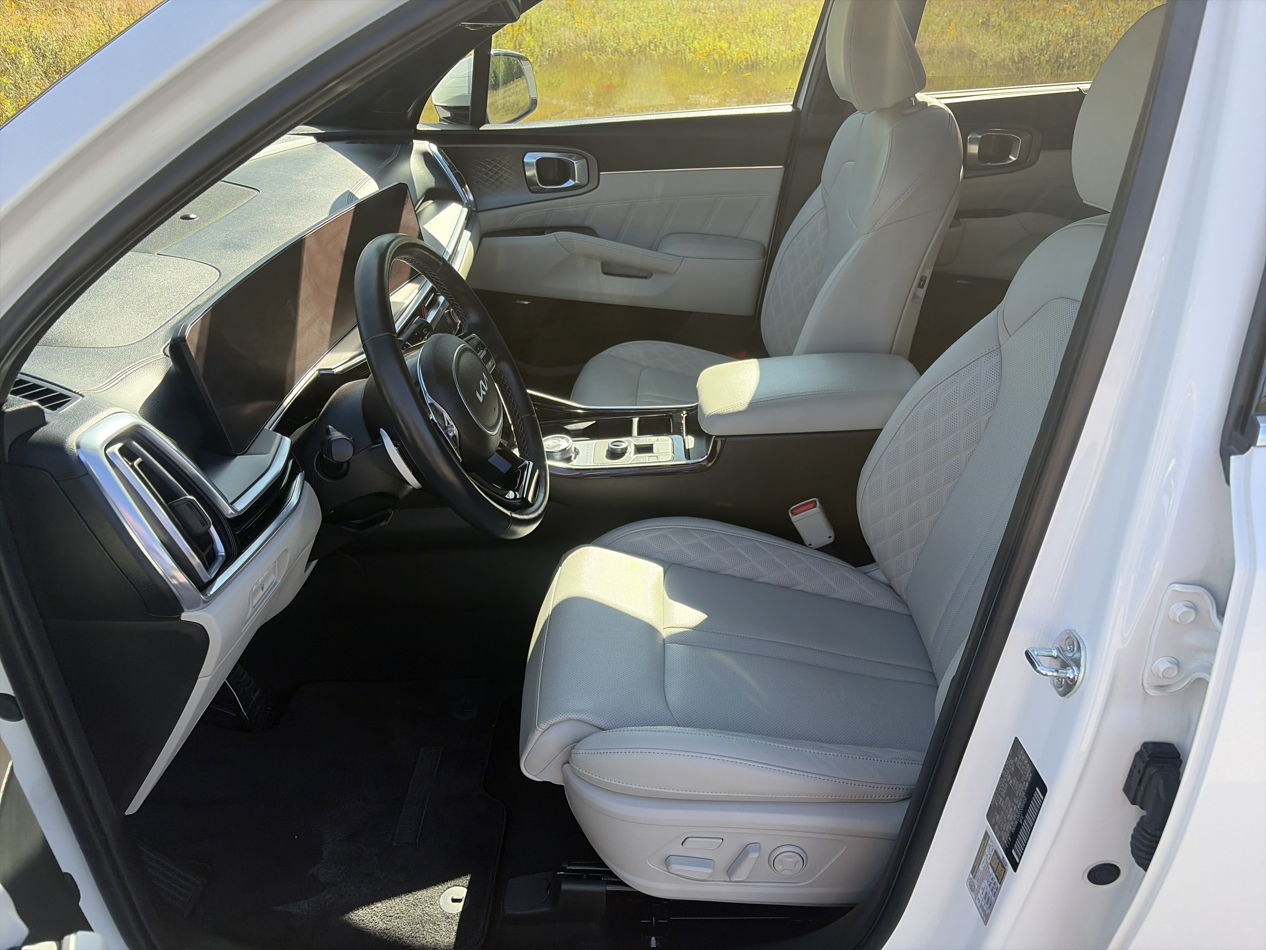 Certified 2025 Kia Sorento SX Prestige AWD/4WD image 14