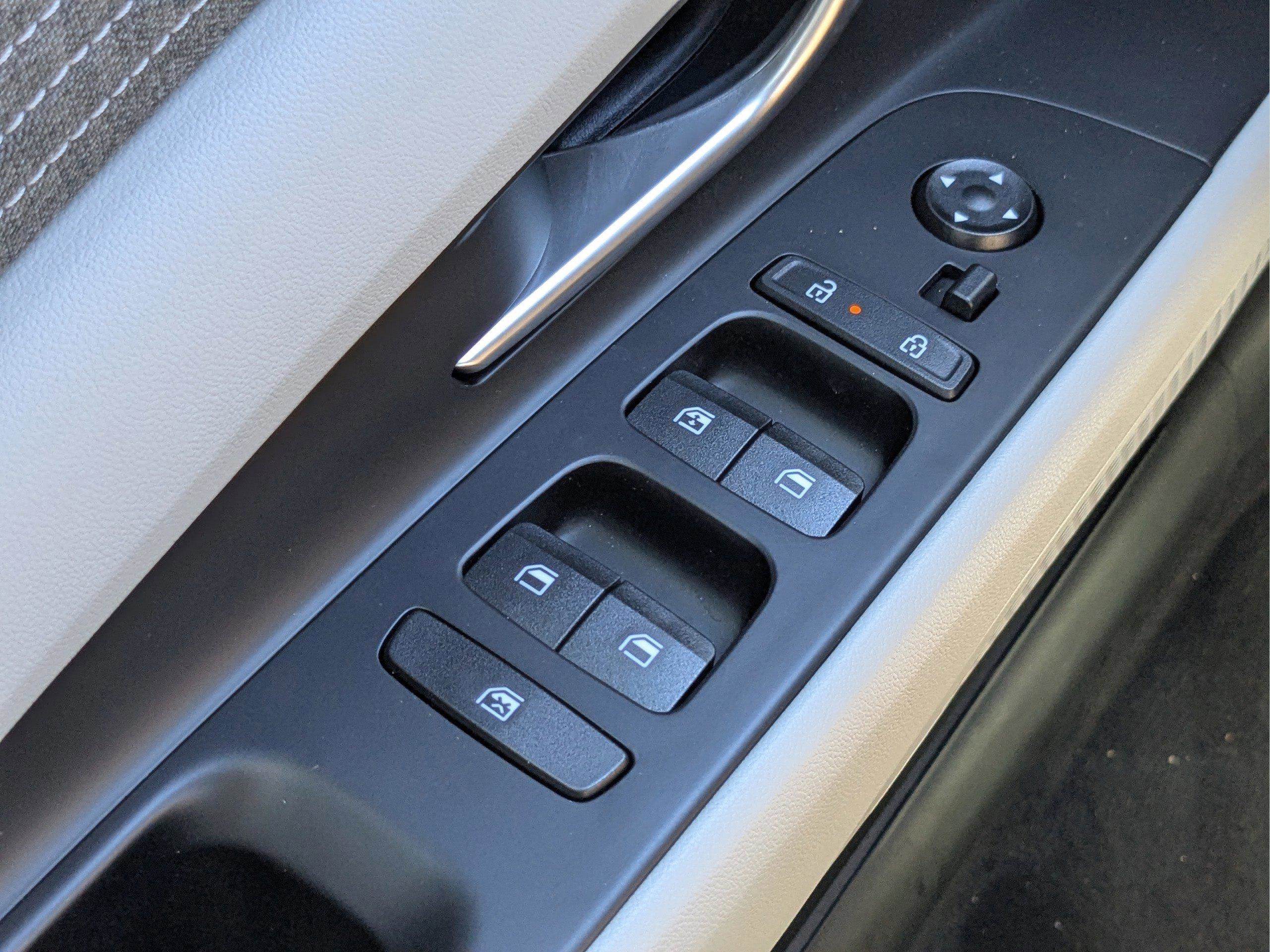 New 2025 Hyundai Elantra Limited image 22