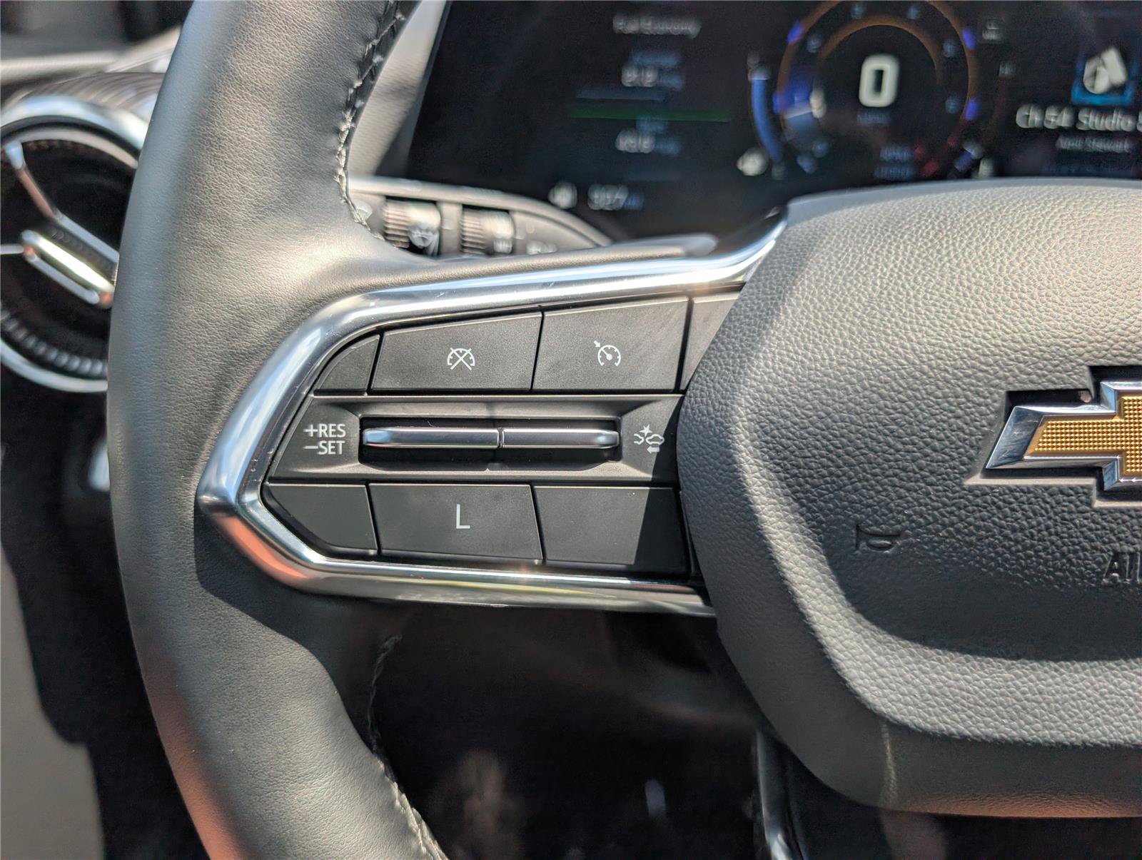 Used 2025 Chevrolet Equinox LT FWD image 22