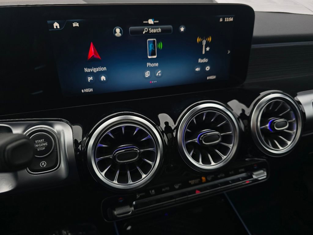 Certified 2025 Mercedes-Benz GLB 250 4MATIC image 29