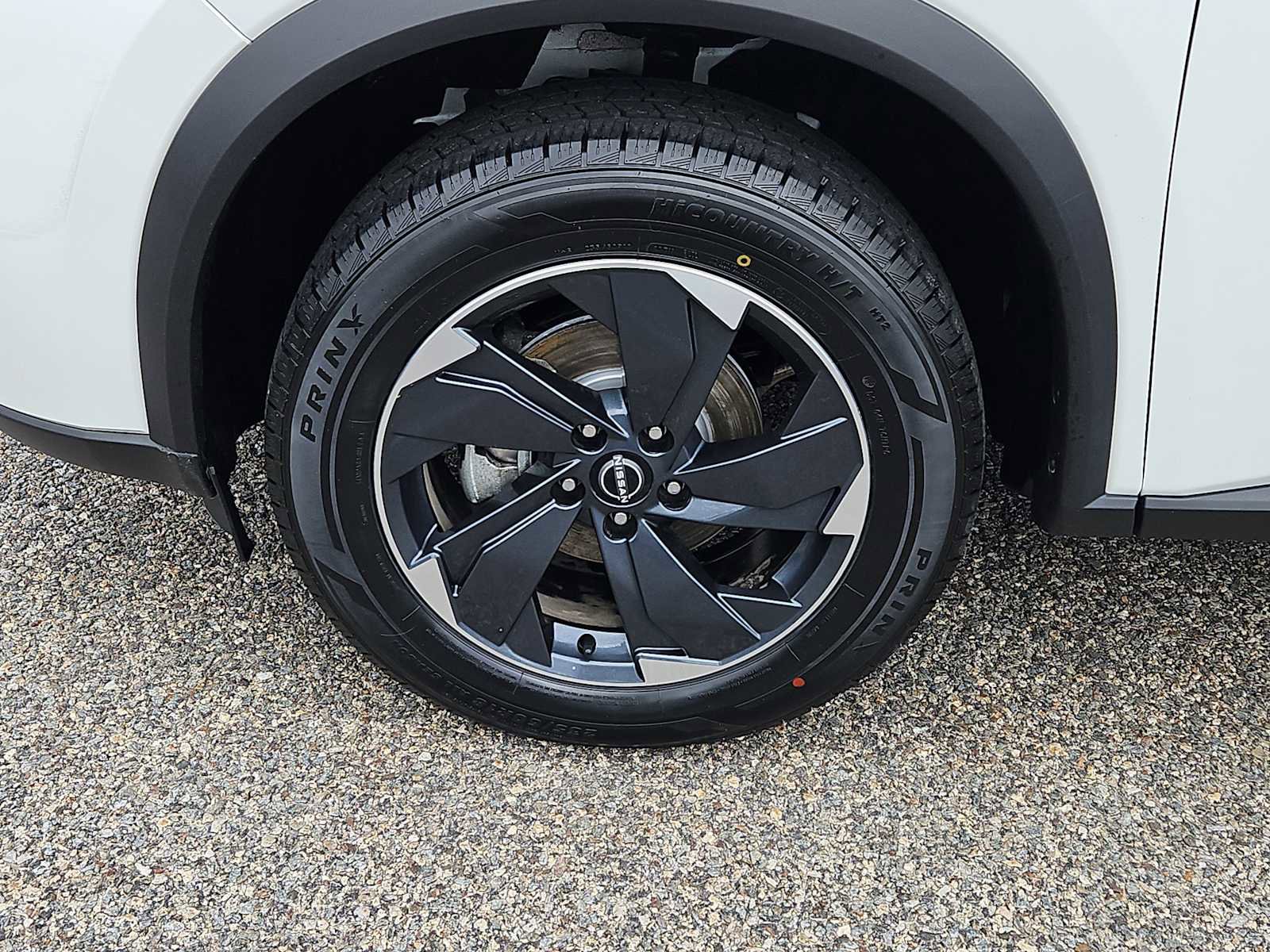 Used 2025 Nissan Rogue SV image 7