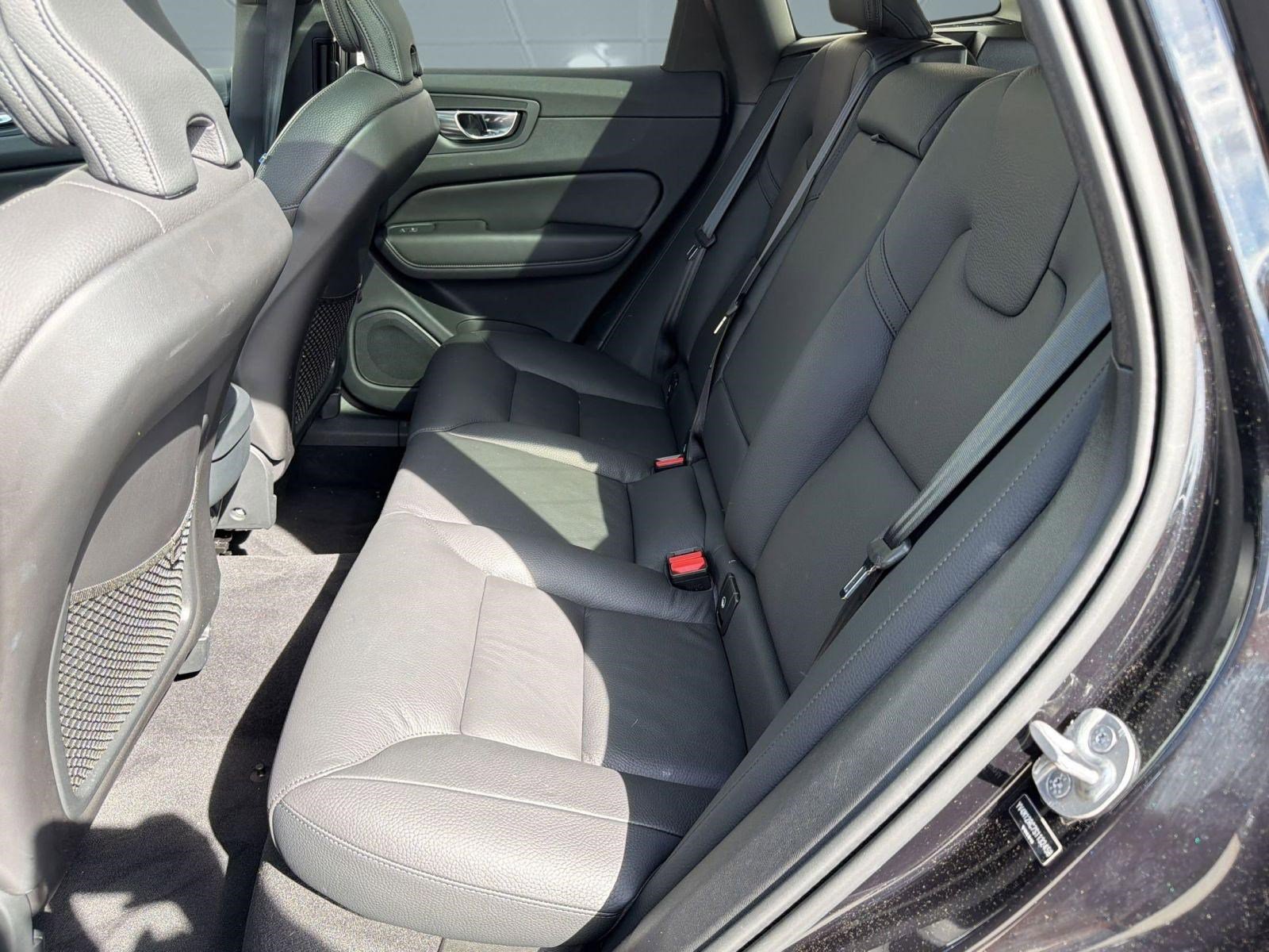 Certified 2025 Volvo XC60 B5 Plus image 14