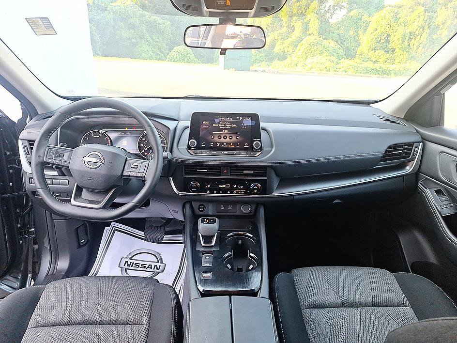 Certified 2026 Nissan Rogue SV FWD image 19
