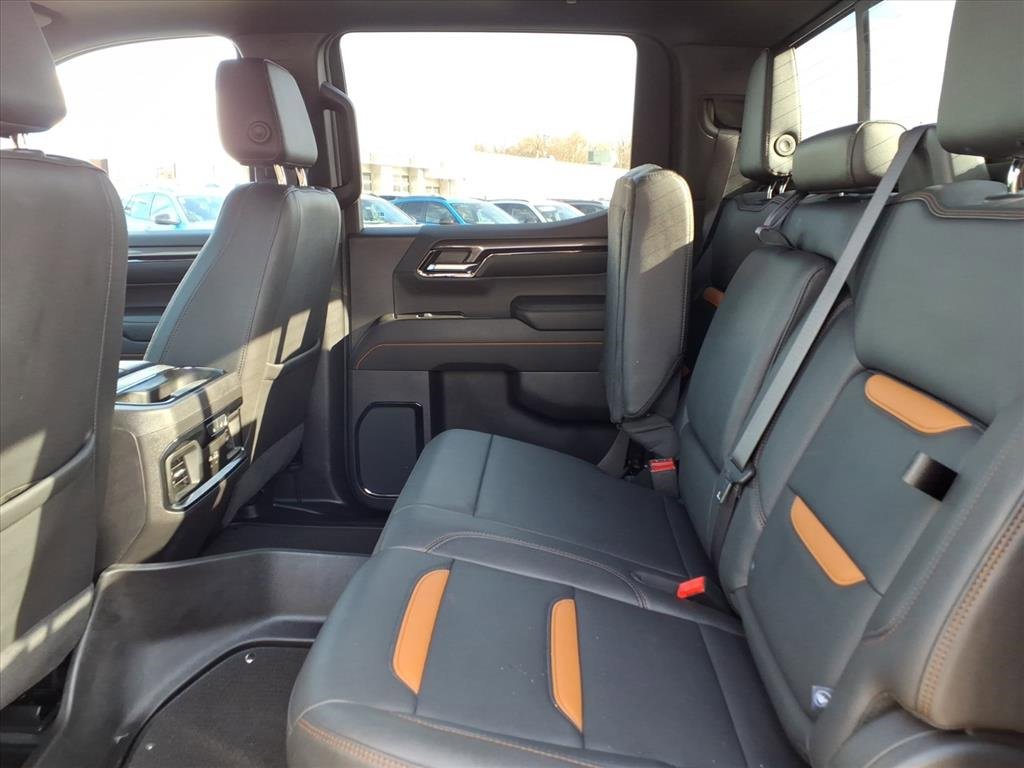 Used 2024 GMC Sierra 1500 AT4 w/ Technology Package image 11