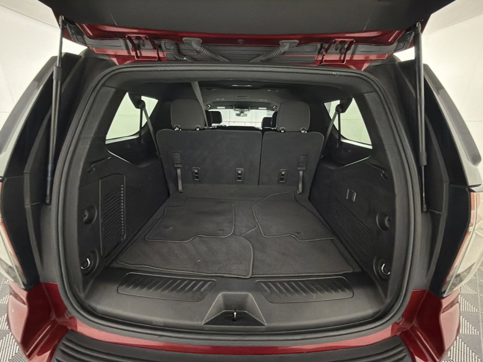 Used 2021 Chevrolet Suburban LS image 26