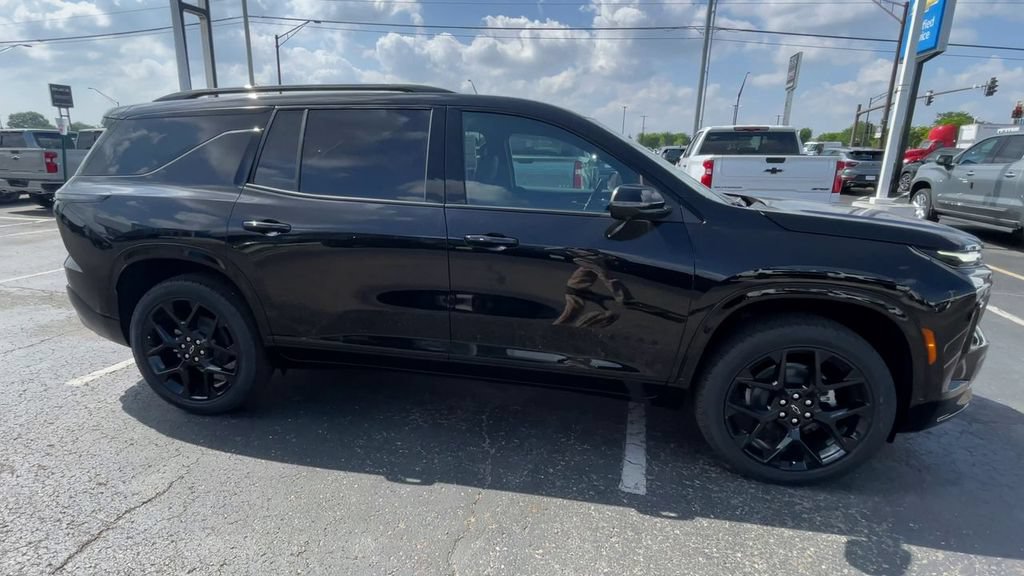 New 2026 Chevrolet Traverse RS w/ LPO, Floor Liner Package AWD/4WD image 3