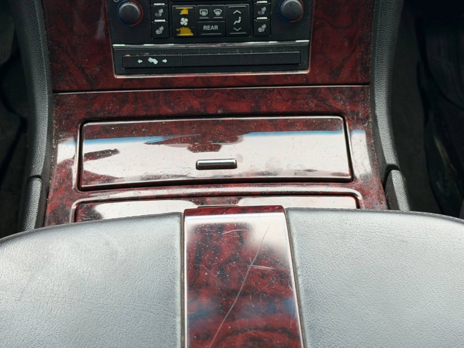 Used 2009 Cadillac Escalade AWD image 26