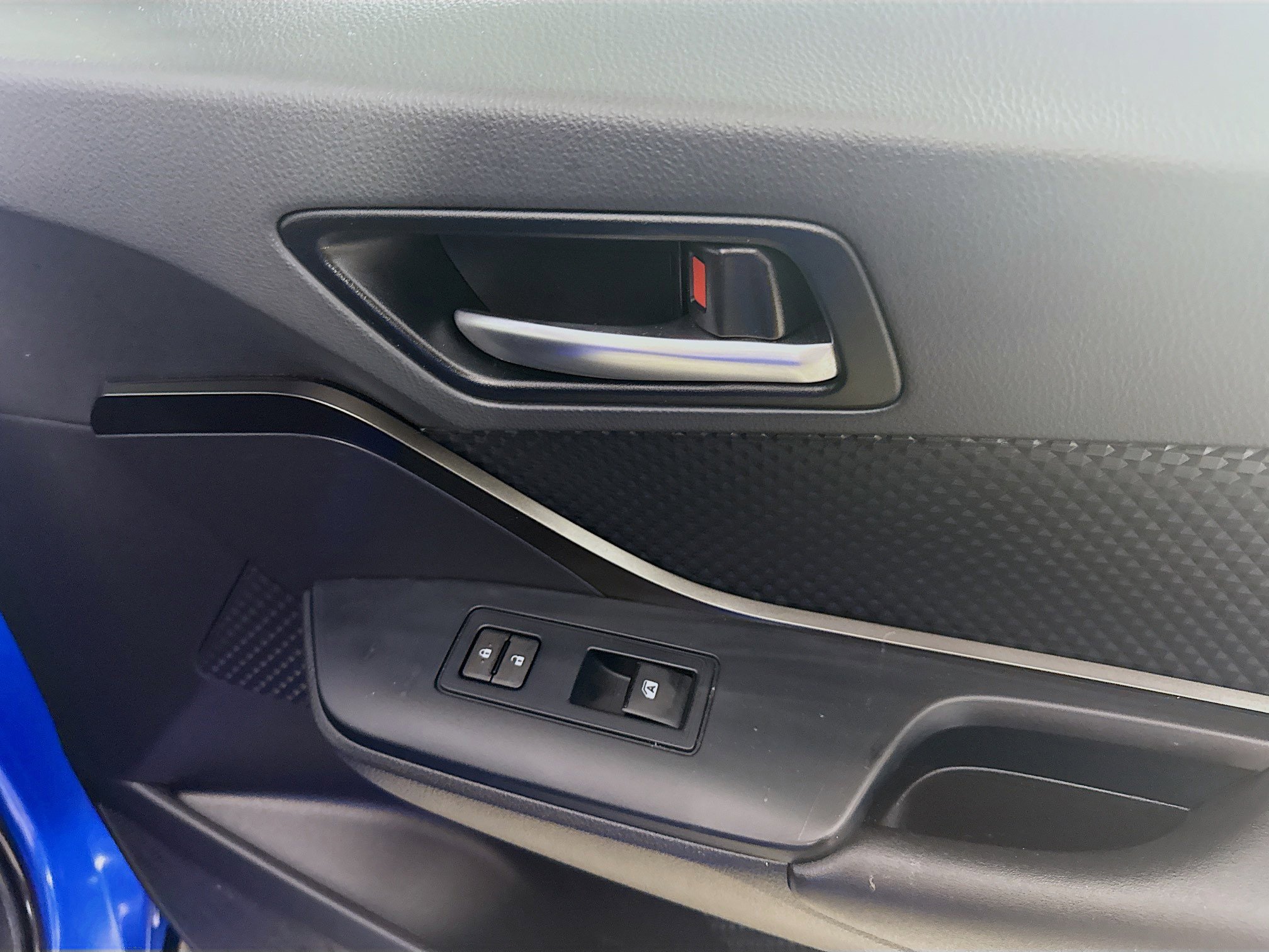 Used 2019 Toyota C-HR LE image 30