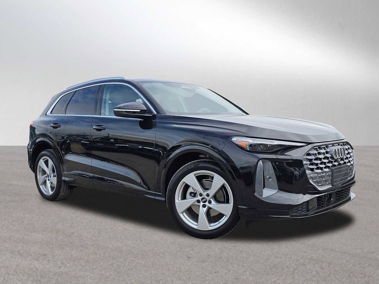 New 2025 Audi Q5 Prestige image 1