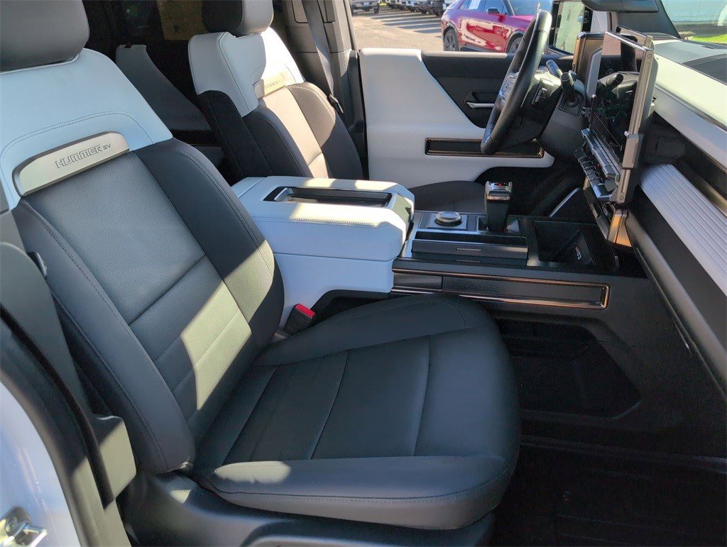 Certified 2025 GMC Hummer EV 2X image 30