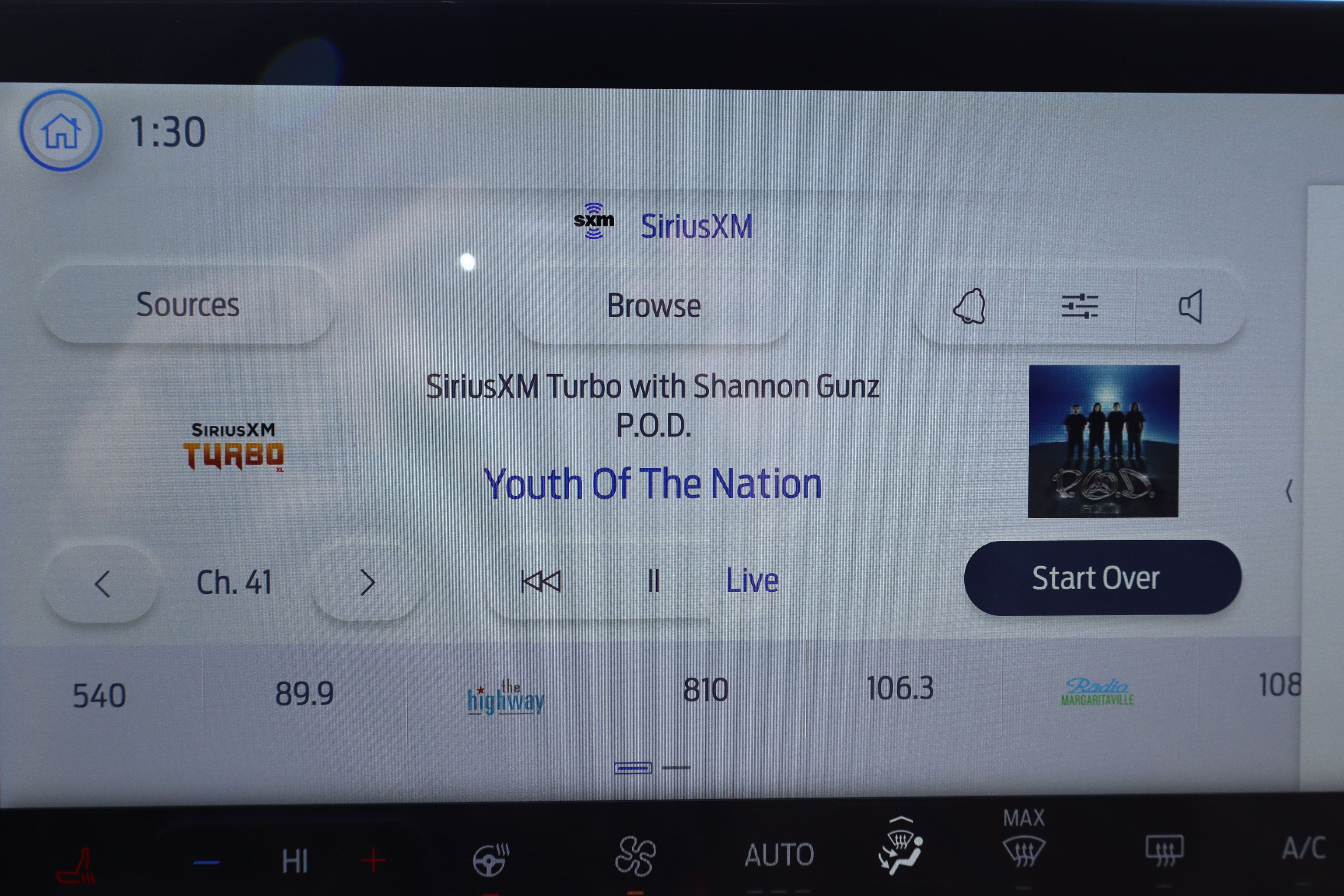 New 2025 Ford Escape SE w/ PHEV Premium Package image 18