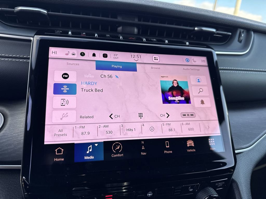 Used 2025 Jeep Grand Cherokee L Limited w/ Black Appearance Package image 16