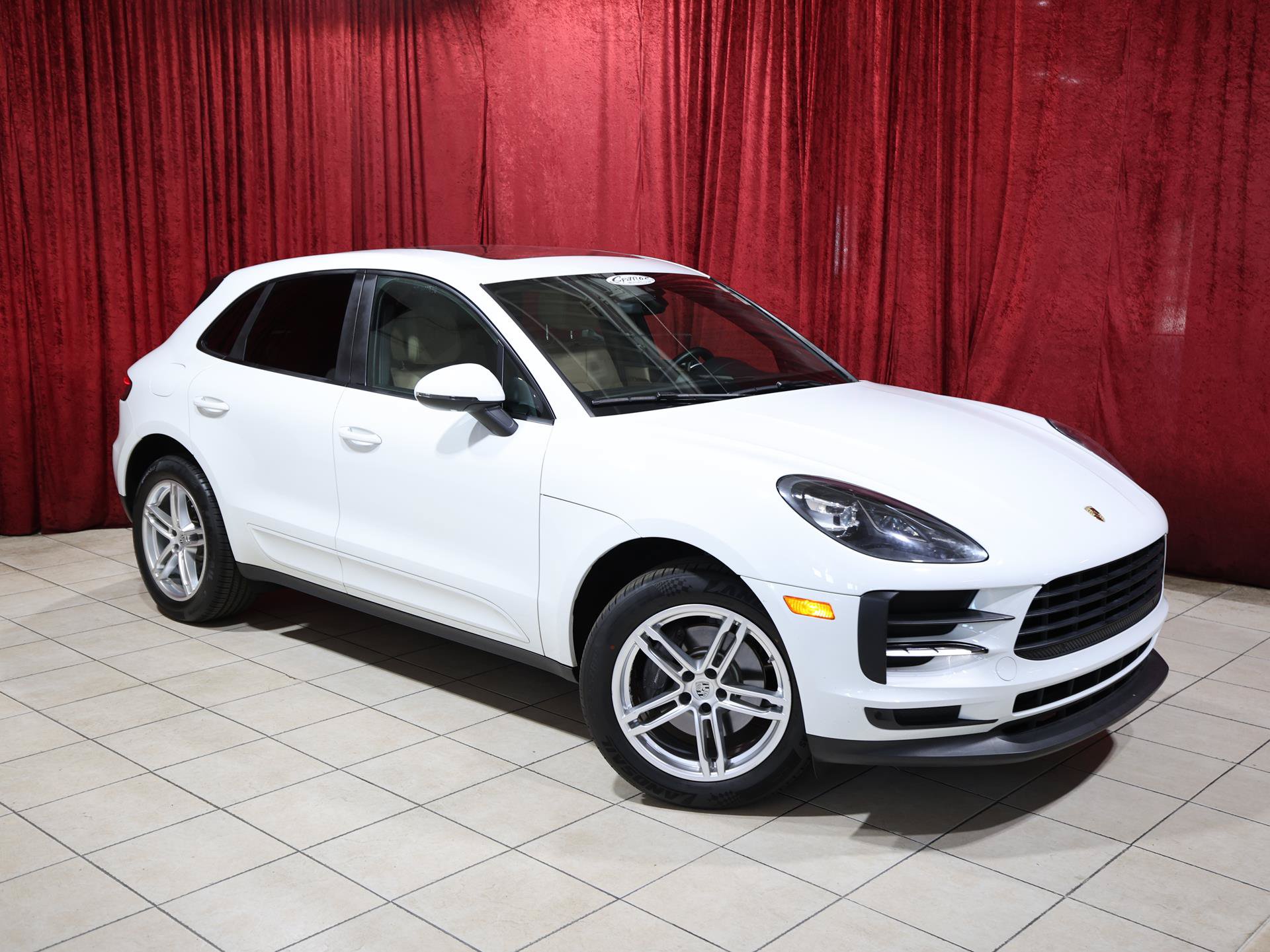 Used 2019 Porsche Macan AWD/4WD image 2