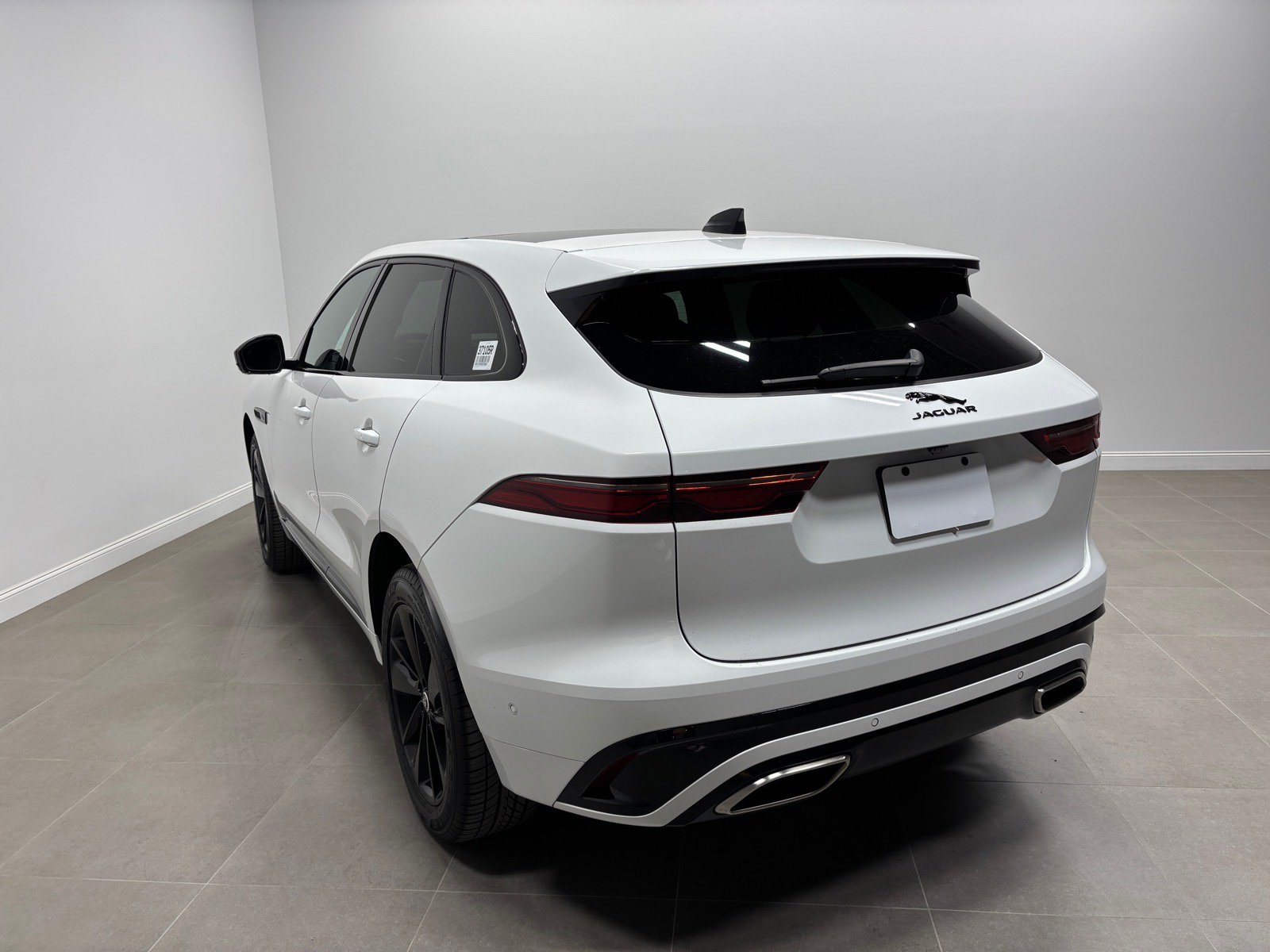New 2025 Jaguar F-PACE R-Dynamic S AWD/4WD image 9