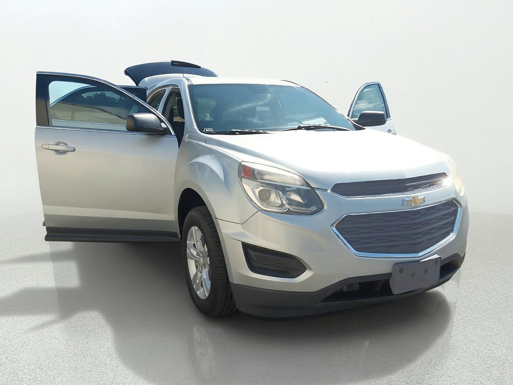 Used 2017 Chevrolet Equinox LS FWD image 9