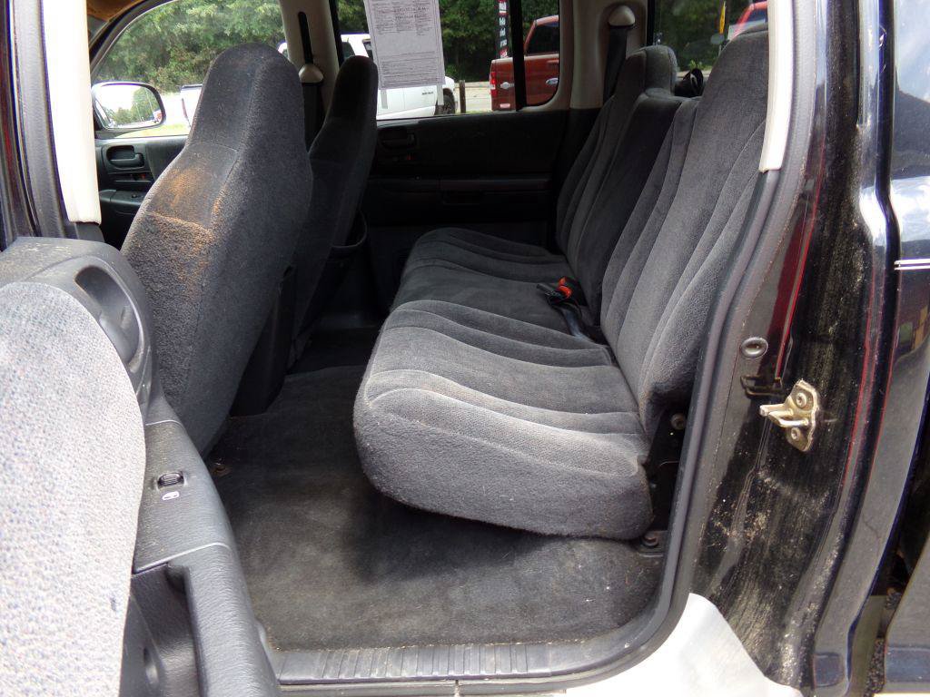 Used 2004 Dodge Dakota SLT w/ Deluxe Convenience Group AWD/4WD image 13