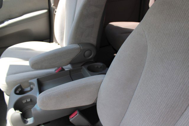 Used 2007 Kia Sedona LX image 24