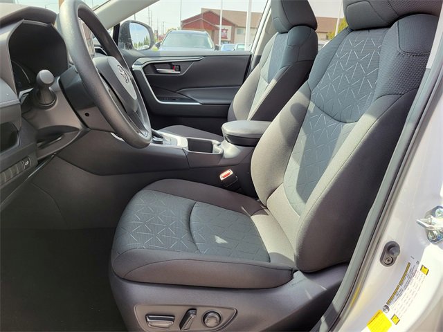 Used 2025 Toyota RAV4 XLE image 4