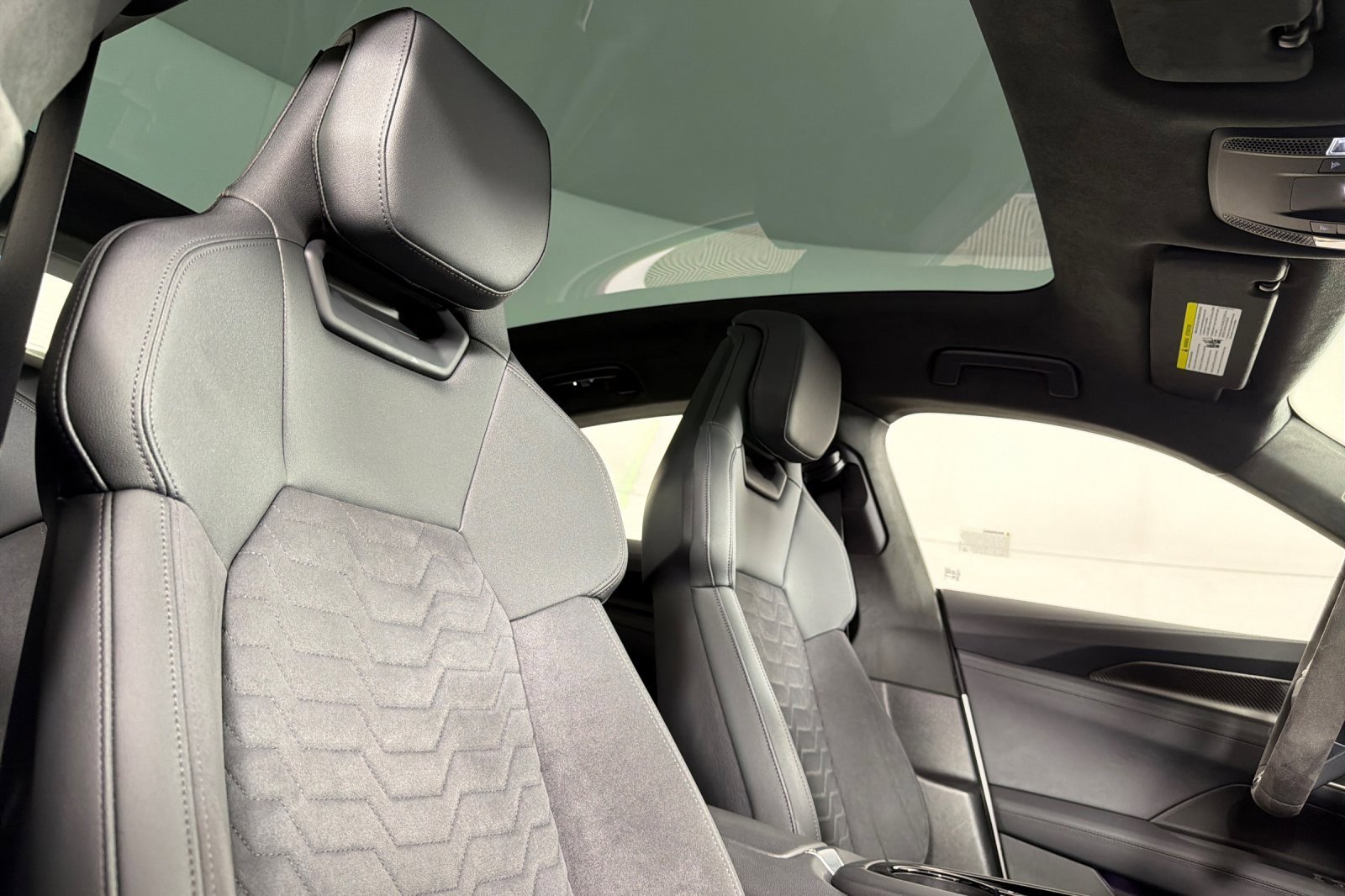 Used 2024 Audi e-tron GT Prestige w/ Prestige Package image 15