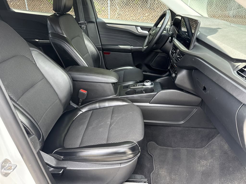 Used 2024 Ford Escape SE image 13