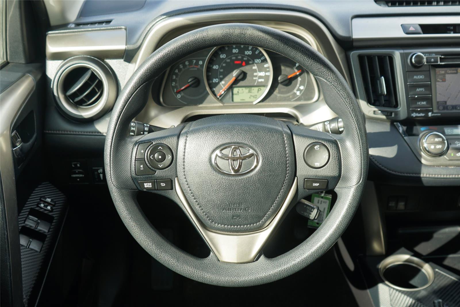 Used 2015 Toyota RAV4 XLE FWD image 25