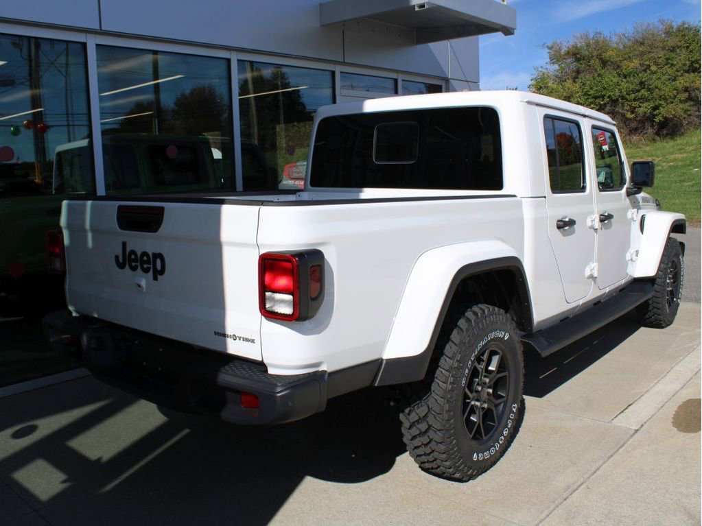 New 2025 Jeep Gladiator Sport image 4