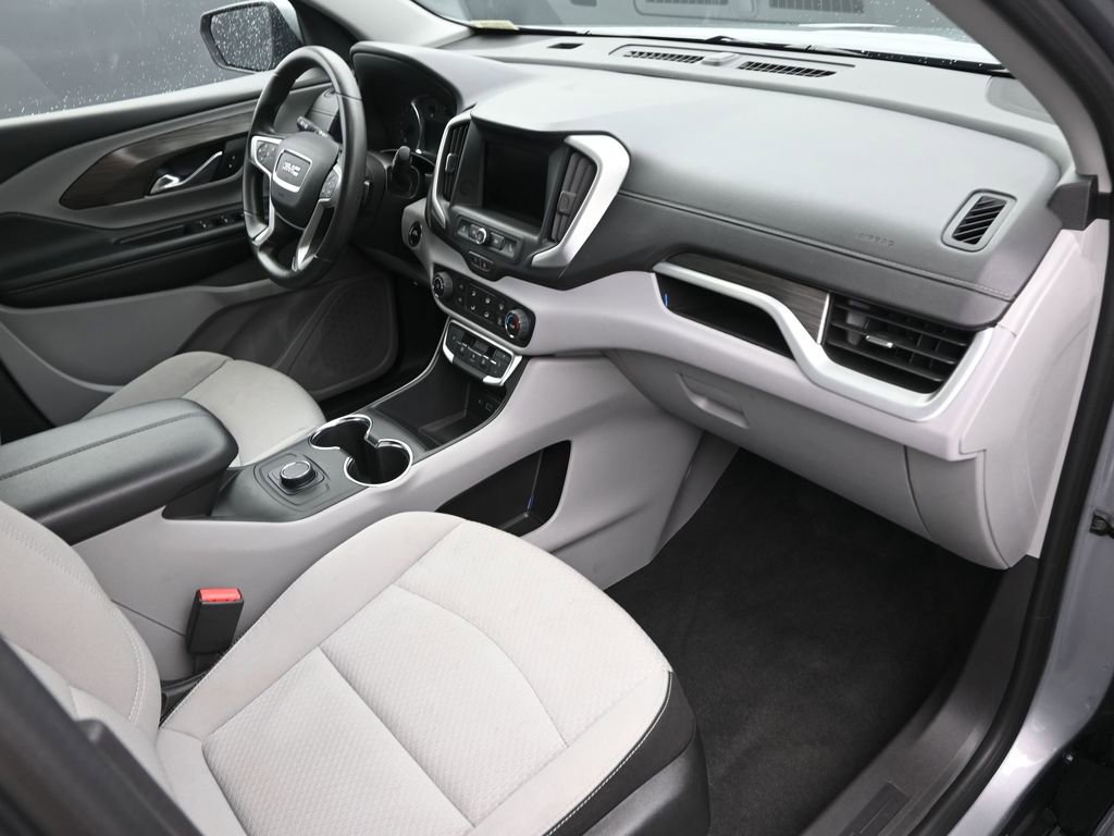 Used 2024 GMC Terrain SLE image 9