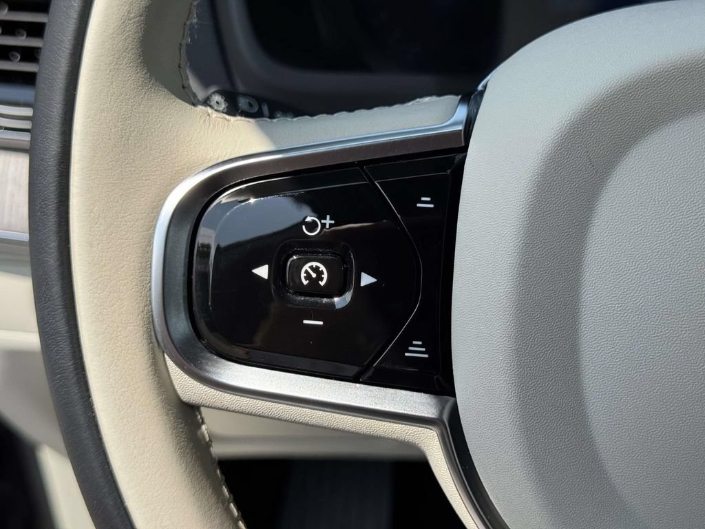 Certified 2024 Volvo XC90 T8 Plus w/ Protection Package AWD/4WD image 19