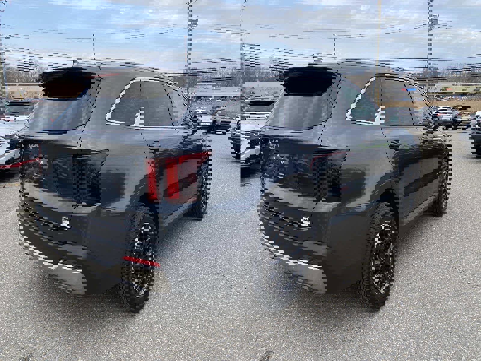 Used 2024 Kia Sorento S image 3