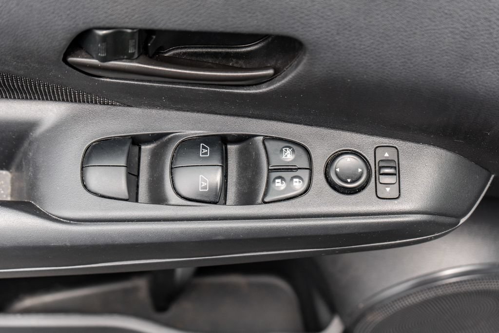 Used 2024 Nissan Kicks S FWD image 17