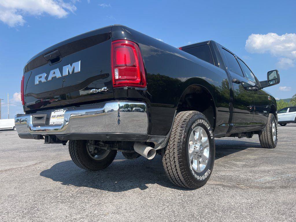 New 2025 RAM 2500 Big Horn AWD/4WD image 7
