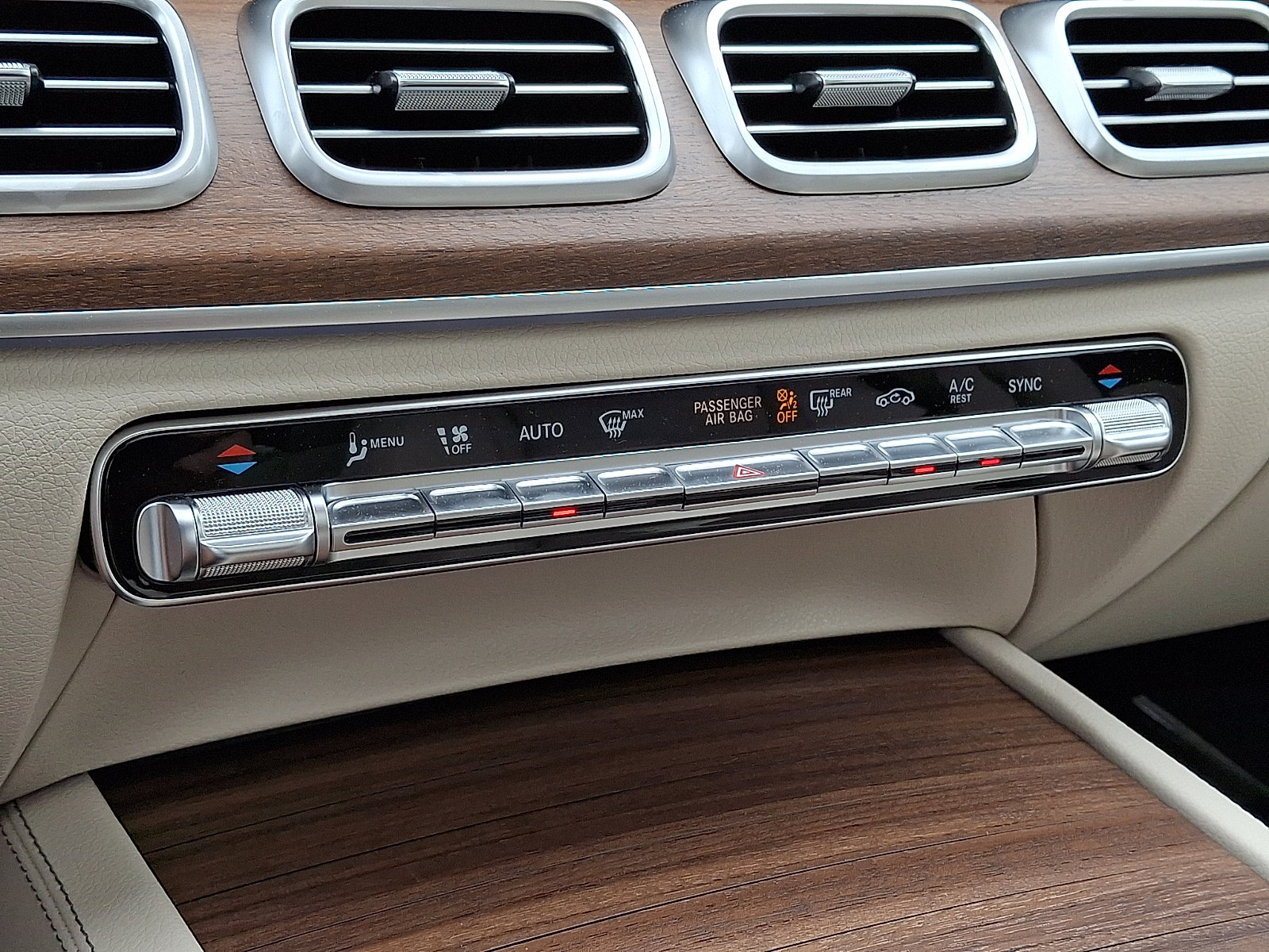 New 2026 Mercedes-Benz GLS 450 4MATIC image 17