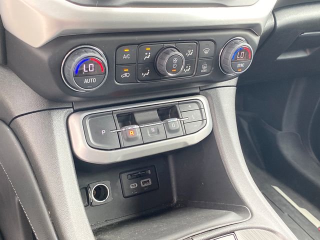 Used 2022 GMC Acadia SLT w/ LPO, Floor Liner Package FWD image 12
