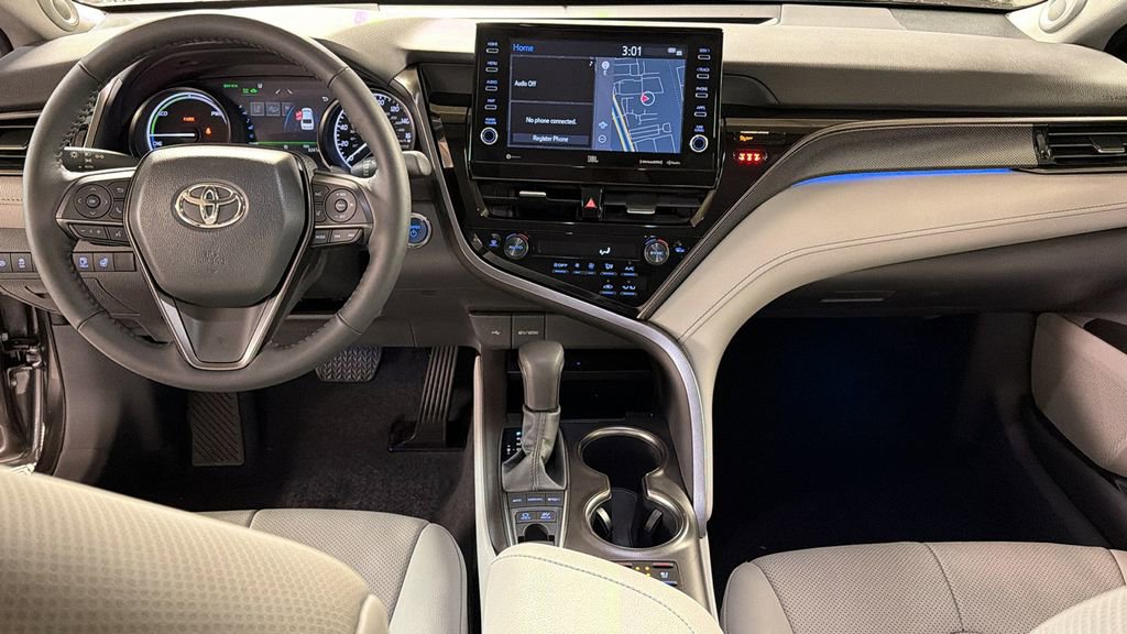 Used 2024 Toyota Camry XSE w/ Navigation Package image 14