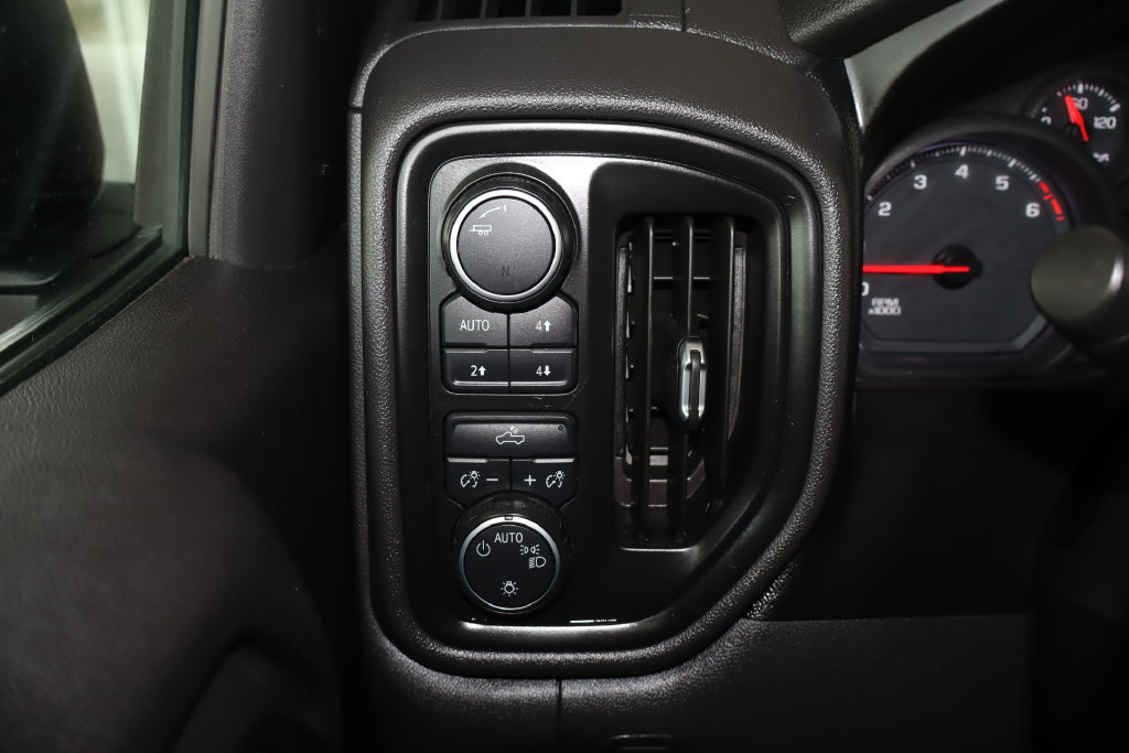 Used 2019 Chevrolet Silverado 1500 Custom Trail Boss w/ Custom Convenience Package AWD/4WD image 20