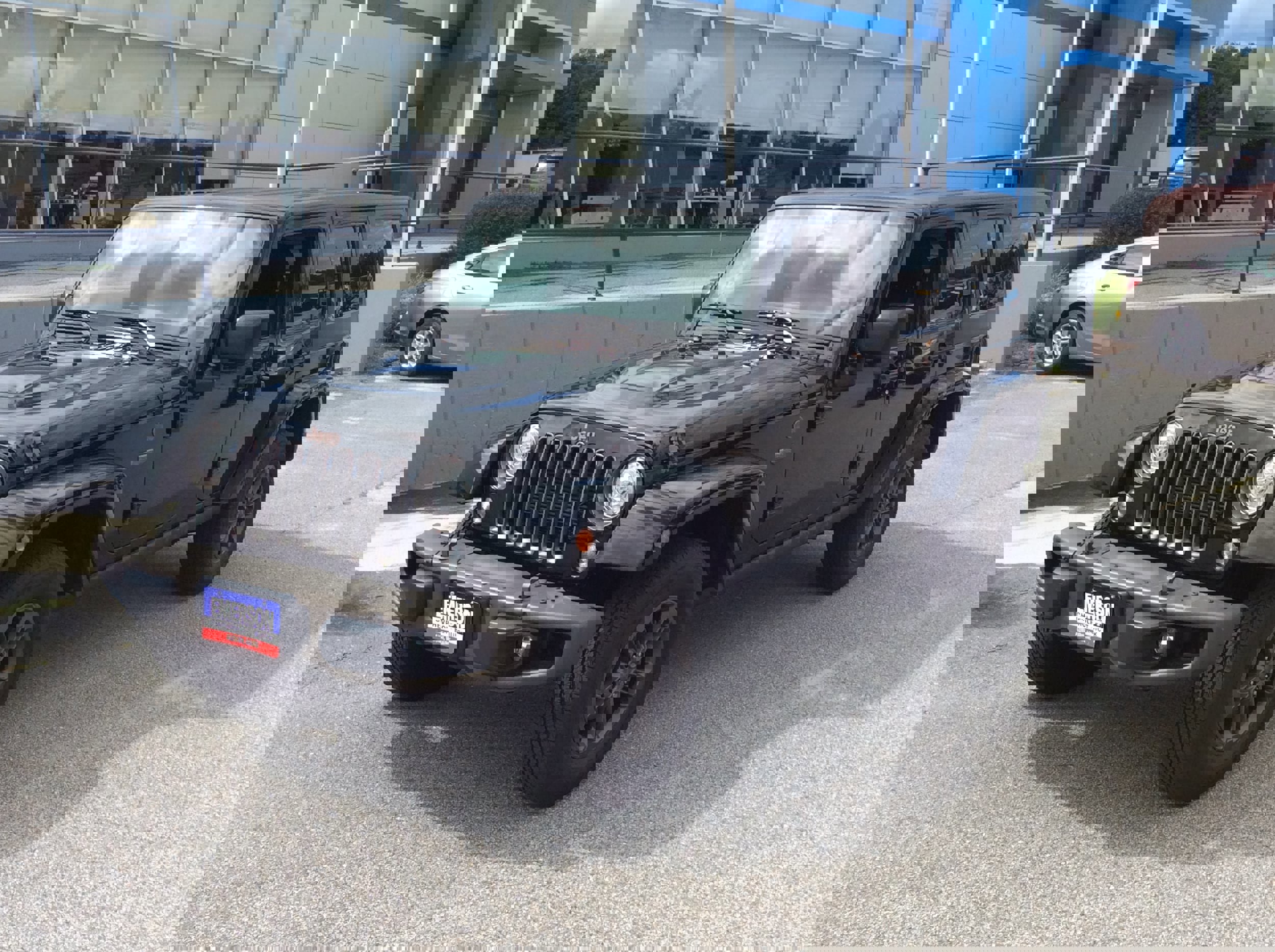 Used 2017 Jeep Wrangler Unlimited Sahara image 3