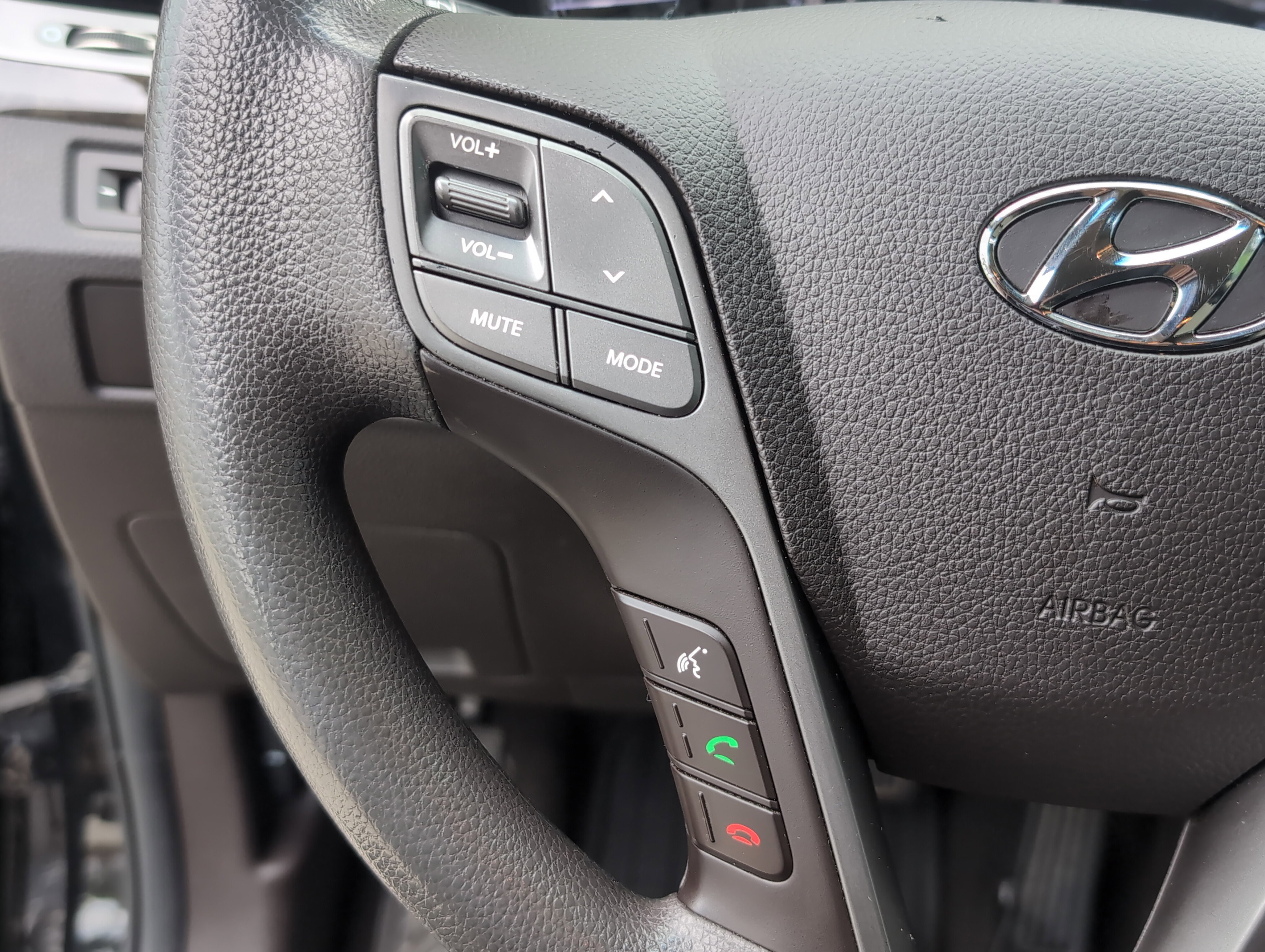 Used 2017 Hyundai Santa Fe Sport FWD image 19