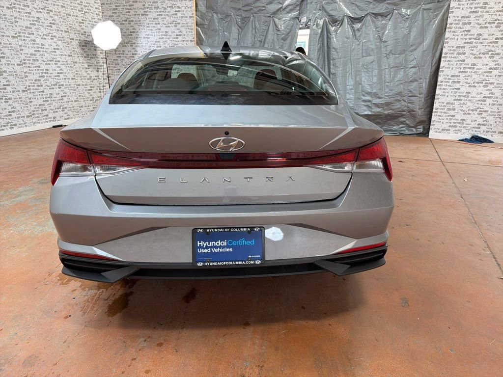 Certified 2022 Hyundai Elantra SE image 6