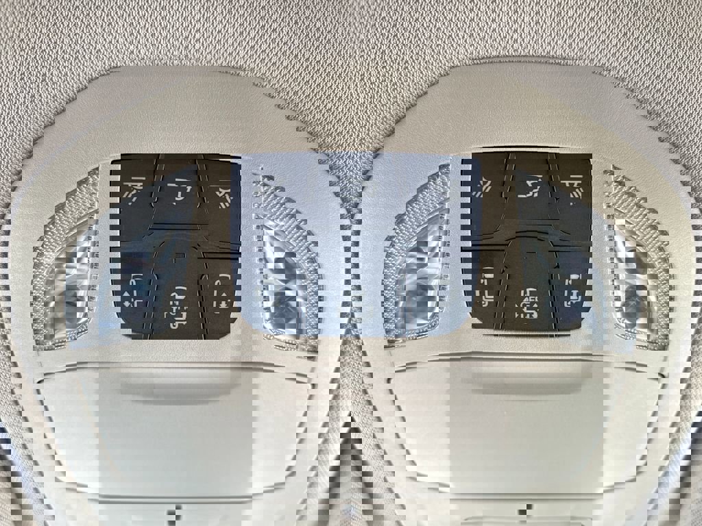 Used 2024 Chrysler Pacifica Touring-L image 27