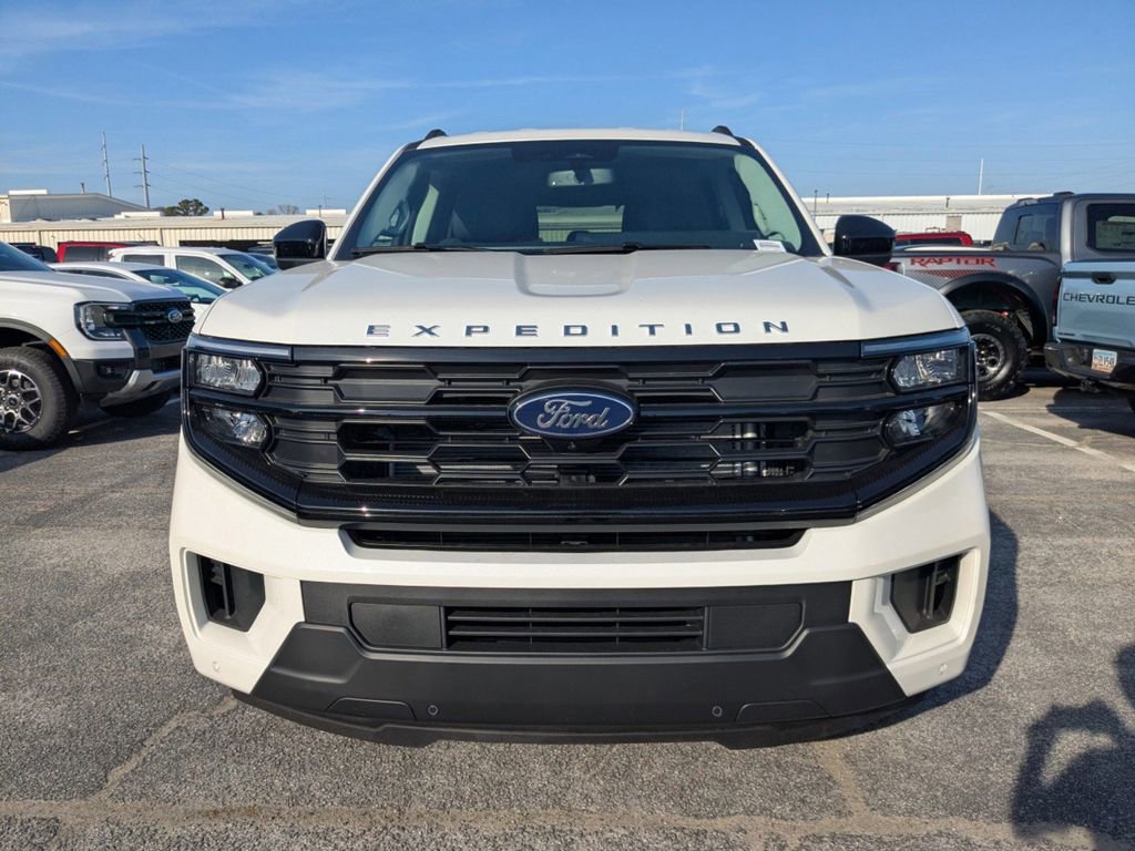 New 2025 Ford Expedition Active image 9